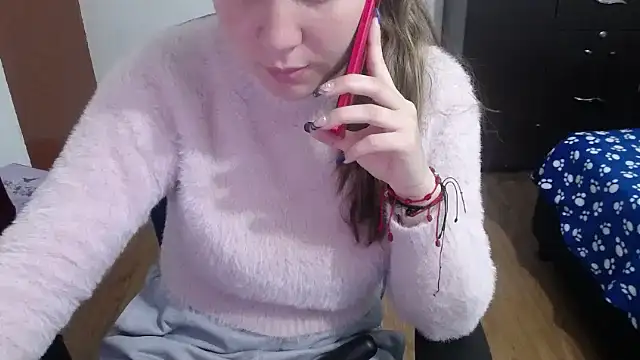 Luna girlhot  online show from February 21, 2025, 1:33 pm