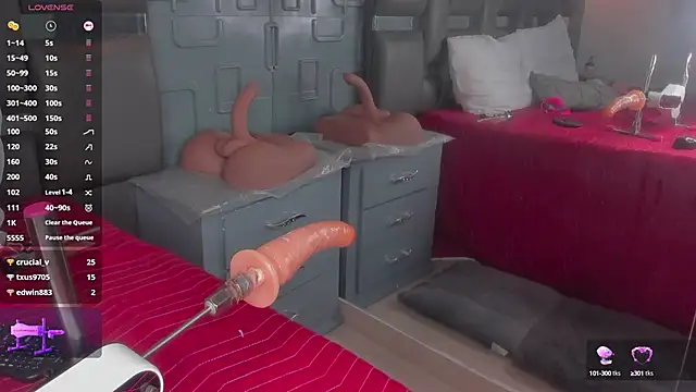 PittAndLunaa online show from March 7, 2025, 3:18 pm