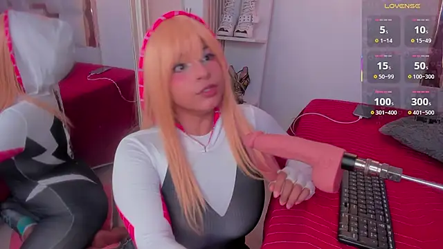 PittAndLunaa online show from October 17, 2025, 12:52 pm