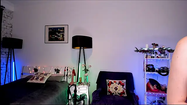 MissAliciaFD online show from December 16, 2024, 4:49 pm