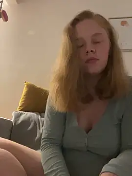 daddyscumprincess online show from October 31, 2025, 1:28 am