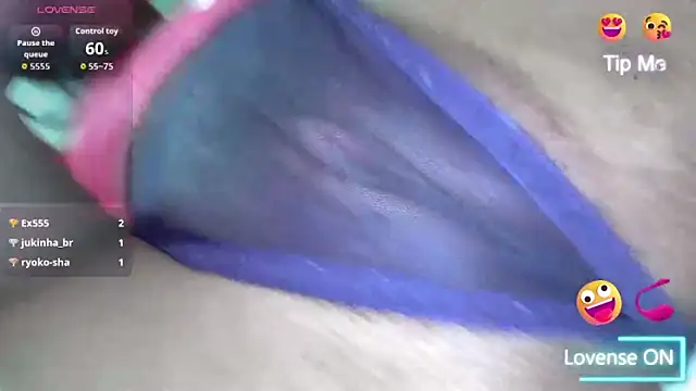 white sexy  online show from April 12, 2026, 10:53 am