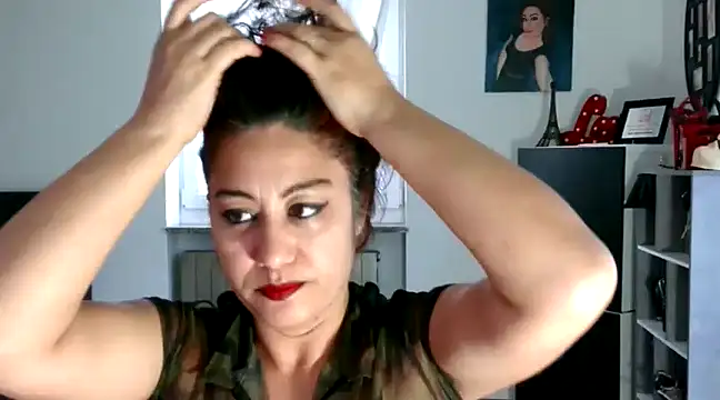 Snapshot of danasantoreal chatting on December 4, 2024, 3:21 pm danasantoreal online show from December 4, 2024, 3:21 pm