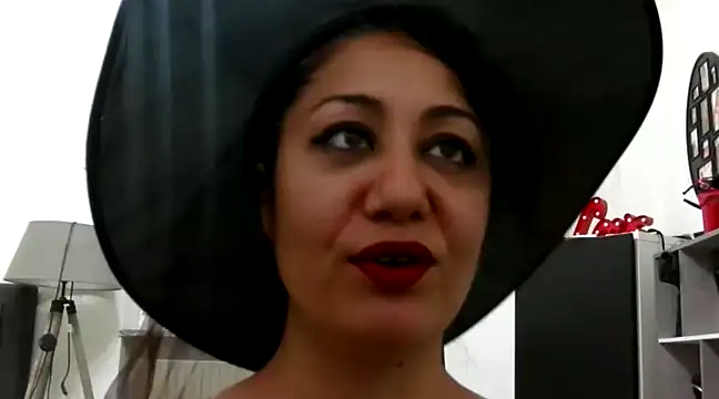 Snapshot of danasantoreal chatting on January 6, 2025, 9:00 pm danasantoreal online show from January 6, 2025, 9:00 pm