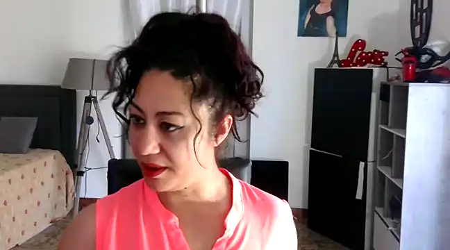 Snapshot of danasantoreal chatting on January 17, 2025, 8:45 am danasantoreal online show from January 17, 2025, 8:45 am