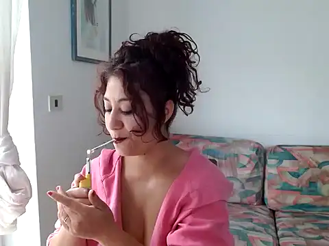 Snapshot of danasantoreal chatting on September 17, 2025, 2:30 pm danasantoreal online show from September 17, 2025, 2:30 pm