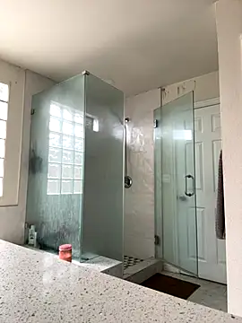 El Gizmo online show from September 28, 2025, 4:34 pm