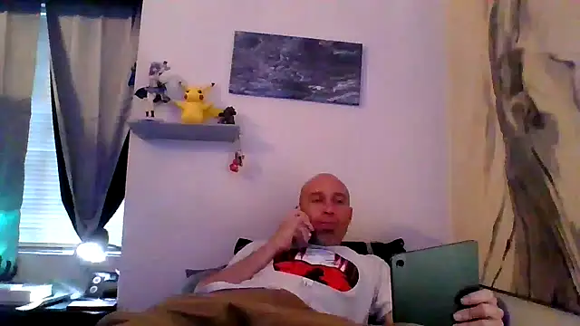 Snapshot of El_Gizmo chatting on March 5, 2026, 12:39 am El Gizmo online show from March 5, 2026, 12:39 am