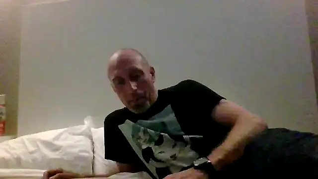 Snapshot of El_Gizmo chatting on March 22, 2026, 9:02 am El Gizmo online show from March 22, 2026, 9:02 am