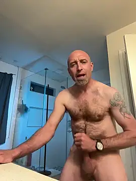 Snapshot of El_Gizmo chatting on April 7, 2026, 12:05 pm El Gizmo online show from April 7, 2026, 12:05 pm