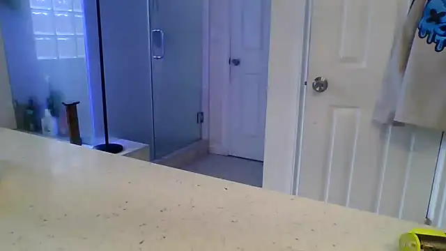 Snapshot of El_Gizmo chatting on April 14, 2026, 6:25 pm El Gizmo online show from April 14, 2026, 6:25 pm