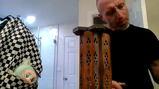 Snapshot of El_Gizmo chatting on April 15, 2026, 7:26 am El Gizmo online show from April 15, 2026, 7:26 am