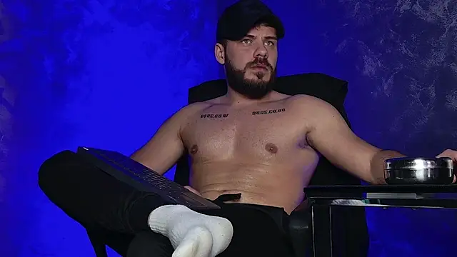 juliusmasters online show from December 22, 2025, 9:56 pm