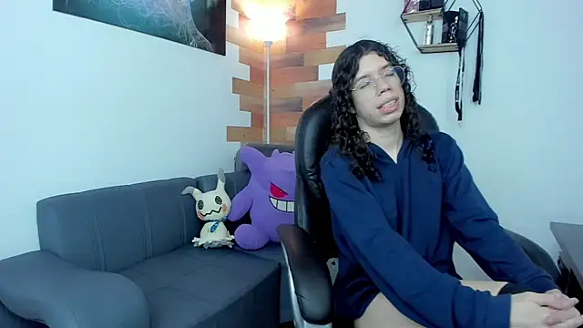Snapshot of Angel_Dust18 chatting on March 6, 2025, 8:27 pm Angel Dust18 online show from March 6, 2025, 8:27 pm