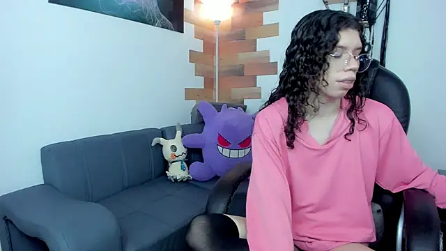 Snapshot of Angel_Dust18 chatting on March 7, 2025, 8:22 pm Angel Dust18 online show from March 7, 2025, 8:22 pm