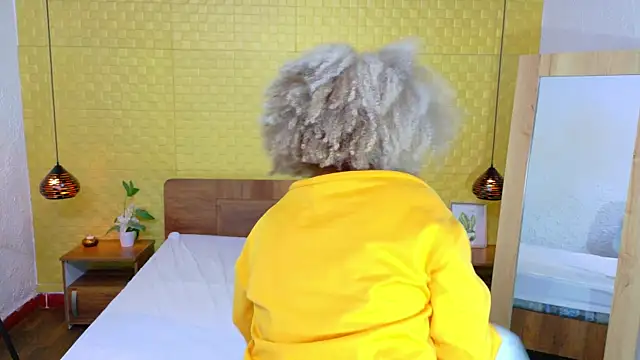 Squirter pussybomb online show from February 18, 2025, 3:42 am