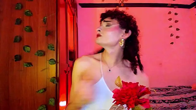 Snapshot of lucianromero chatting on December 21, 2025, 5:14 am lucianromero online show from December 21, 2025, 5:14 am