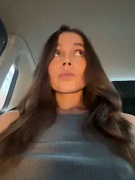 nicole111 online show from October 17, 2025, 1:35 pm