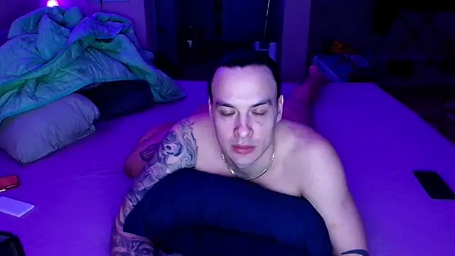 Snapshot of baphomet_from_ice chatting on April 9, 2026, 4:01 pm baphomet from ice online show from April 9, 2026, 4:01 pm