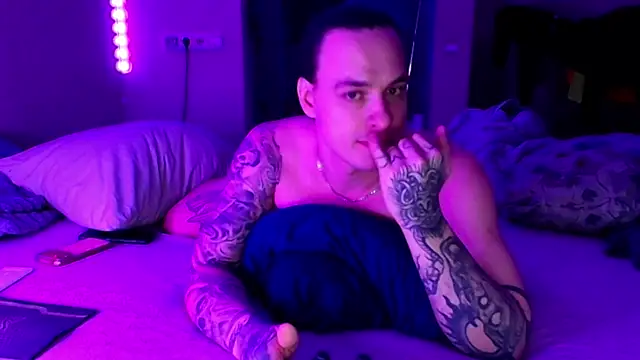 Snapshot of baphomet_from_ice chatting on April 16, 2026, 1:23 pm baphomet from ice online show from April 16, 2026, 1:23 pm