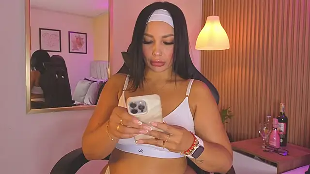 Dakota diaz  online show from November 12, 2025, 7:57 pm