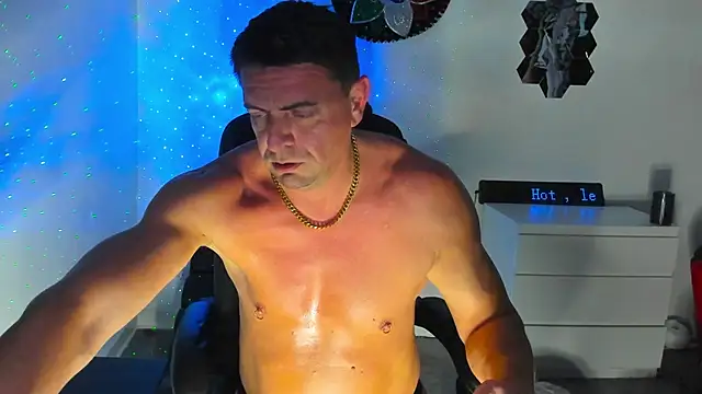 petr37pol online show from May 13, 2026, 8:27 pm