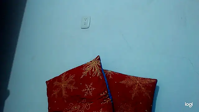 Snapshot of tomboyblue chatting on December 12, 2024, 3:21 am tomboyblue online show from December 12, 2024, 3:21 am