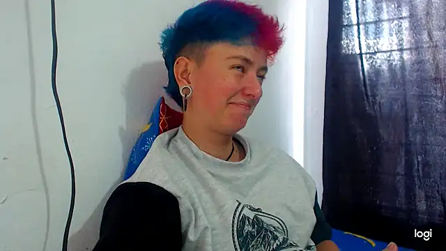 Snapshot of tomboyblue chatting on December 15, 2024, 8:47 pm tomboyblue online show from December 15, 2024, 8:47 pm