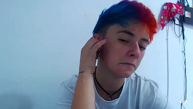 Snapshot of tomboyblue chatting on December 17, 2024, 8:21 pm tomboyblue online show from December 17, 2024, 8:21 pm