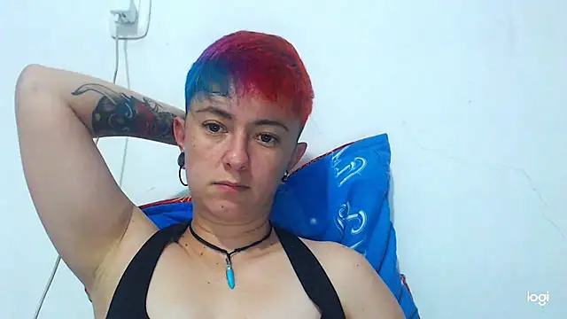 Snapshot of tomboyblue chatting on December 18, 2024, 3:26 am tomboyblue online show from December 18, 2024, 3:26 am