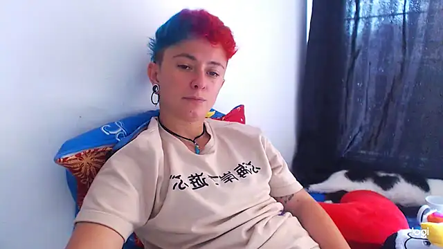 Snapshot of tomboyblue chatting on December 18, 2024, 7:19 pm tomboyblue online show from December 18, 2024, 7:19 pm
