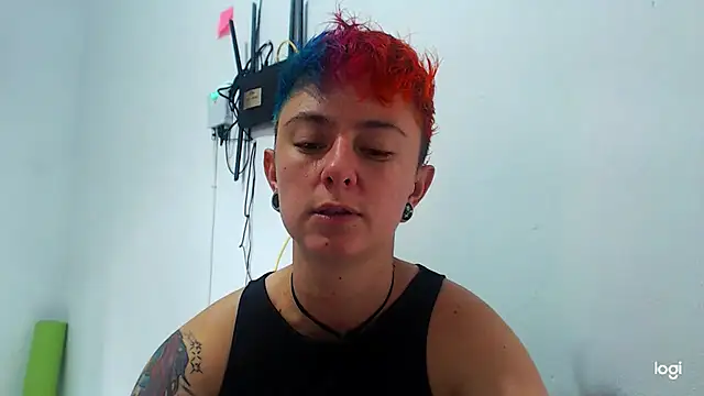 Snapshot of tomboyblue chatting on December 20, 2024, 8:12 pm tomboyblue online show from December 20, 2024, 8:12 pm