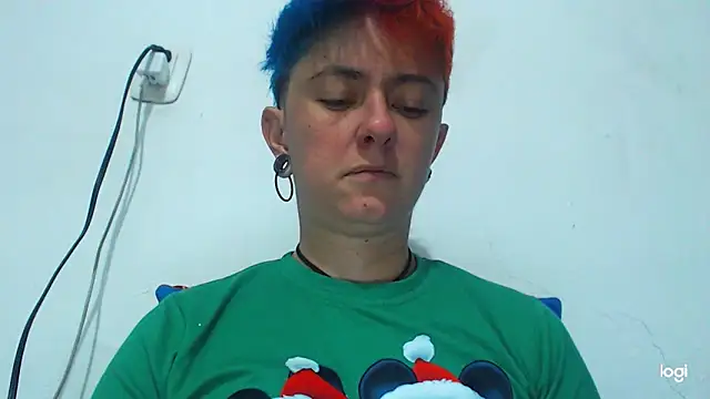 Snapshot of tomboyblue chatting on December 27, 2024, 1:53 am tomboyblue online show from December 27, 2024, 1:53 am