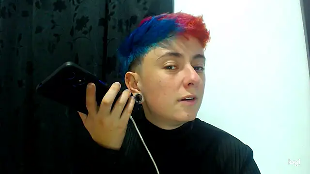 Snapshot of tomboyblue chatting on December 28, 2024, 12:47 am tomboyblue online show from December 28, 2024, 12:47 am