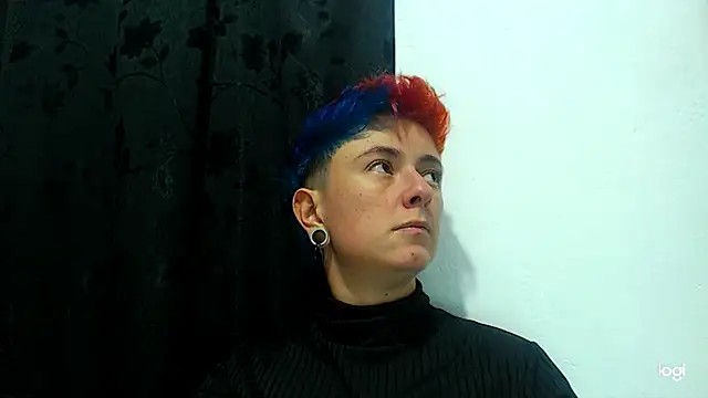 Snapshot of tomboyblue chatting on December 28, 2024, 3:48 pm tomboyblue online show from December 28, 2024, 3:48 pm