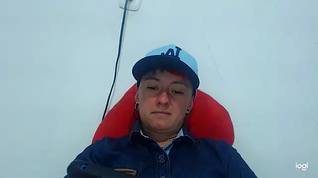 Snapshot of tomboyblue chatting on December 31, 2024, 5:40 pm tomboyblue online show from December 31, 2024, 5:40 pm