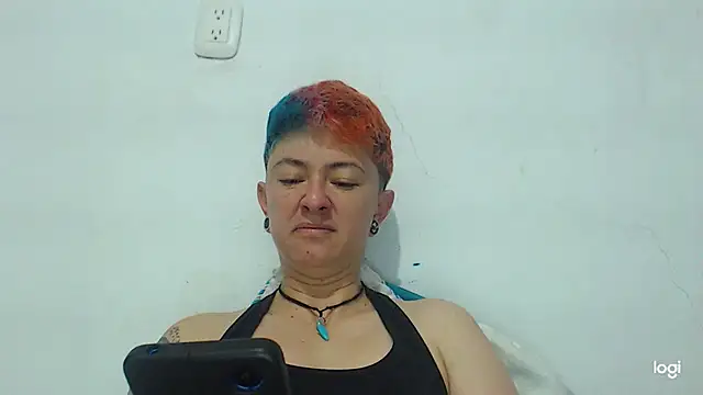 Snapshot of tomboyblue chatting on January 8, 2025, 2:03 pm tomboyblue online show from January 8, 2025, 2:03 pm