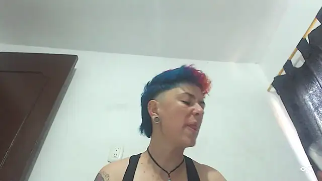 Snapshot of tomboyblue chatting on January 12, 2025, 10:12 pm tomboyblue online show from January 12, 2025, 10:12 pm