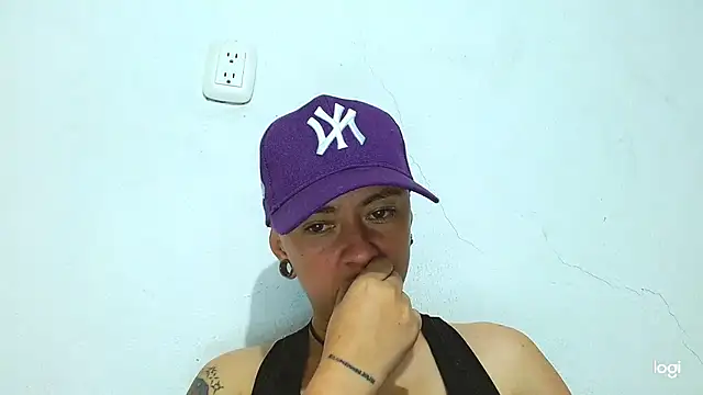 Snapshot of tomboyblue chatting on January 19, 2025, 11:00 pm tomboyblue online show from January 19, 2025, 11:00 pm