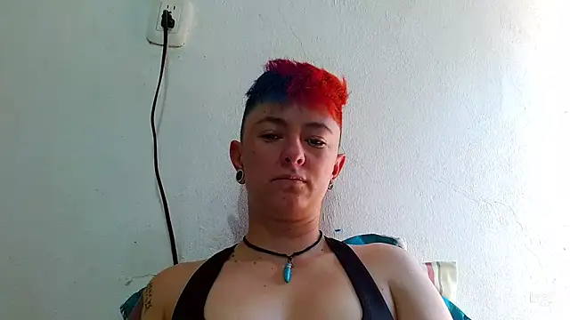 Snapshot of tomboyblue chatting on January 21, 2025, 3:21 pm tomboyblue online show from January 21, 2025, 3:21 pm