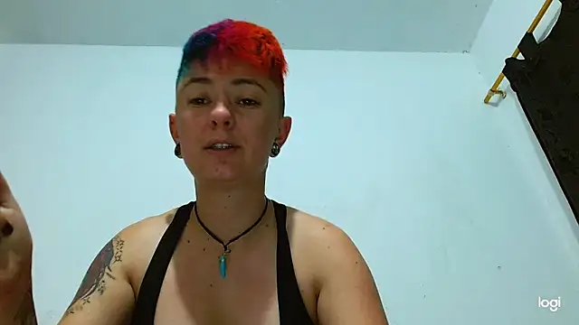 Snapshot of tomboyblue chatting on January 22, 2025, 10:29 am tomboyblue online show from January 22, 2025, 10:29 am