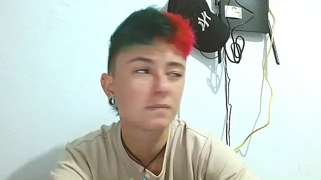 Snapshot of tomboyblue chatting on February 28, 2025, 2:31 am tomboyblue online show from February 28, 2025, 2:31 am