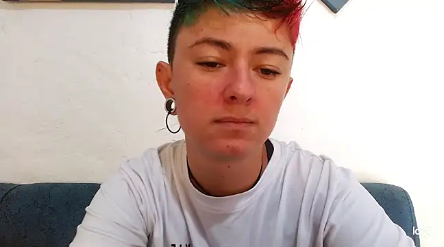 Snapshot of tomboyblue chatting on March 3, 2025, 5:39 pm tomboyblue online show from March 3, 2025, 5:39 pm