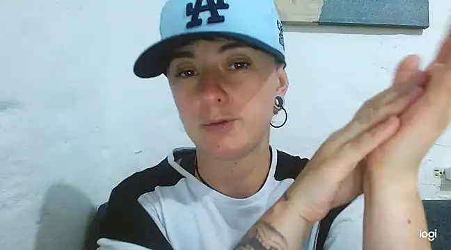 Snapshot of tomboyblue chatting on March 5, 2025, 7:17 pm tomboyblue online show from March 5, 2025, 7:17 pm