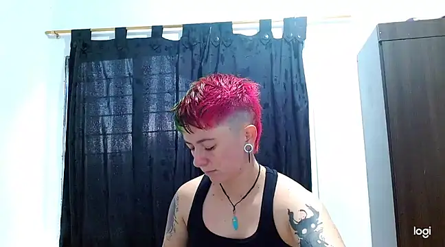Snapshot of tomboyblue chatting on March 13, 2025, 9:05 pm tomboyblue online show from March 13, 2025, 9:05 pm