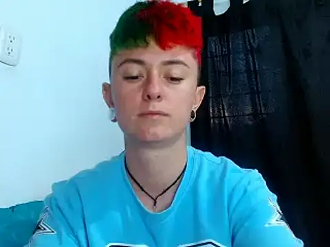 Snapshot of tomboyblue chatting on March 18, 2025, 11:09 pm tomboyblue online show from March 18, 2025, 11:09 pm