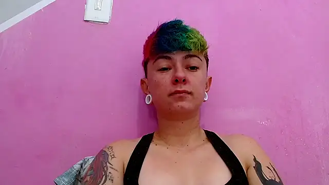 Snapshot of tomboyblue chatting on October 16, 2025, 6:20 pm tomboyblue online show from October 16, 2025, 6:20 pm