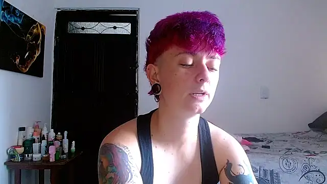 tomboyblue online show from May 14, 2026, 7:42 pm