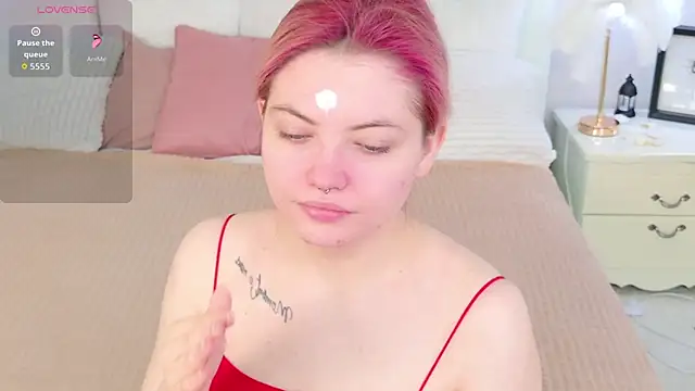 Lisa Adam online show from November 28, 2025, 5:04 pm