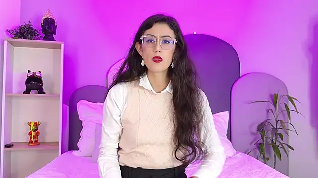 SophieGomez22 online show from April 4, 2026, 11:18 am